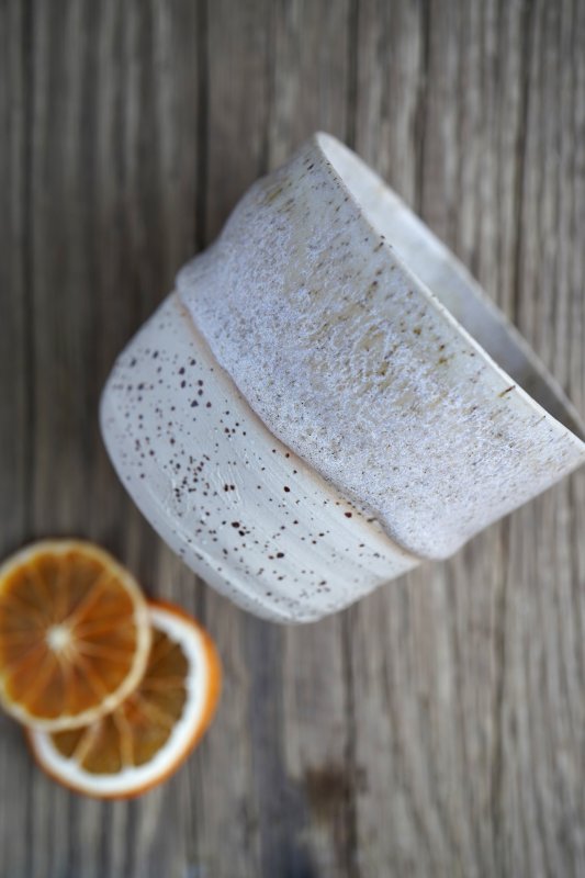 Keramik Kaffee Becher handgetöpfert - Beigranit mit Sprengeln